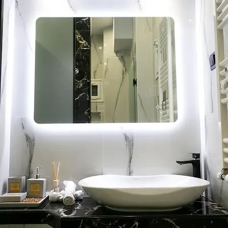 μarble Suite. 40sqm Center. Gas Heating. Private Entrance.secured24h *