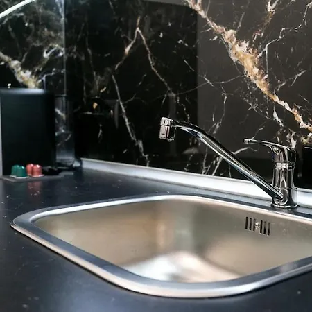 μarble Suite. 40sqm Center. Gas Heating. Private Entrance.secured24h Apartment Thessaloniki