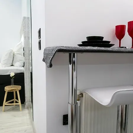 μarble Suite. 40sqm Center. Gas Heating. Private Entrance.secured24h *