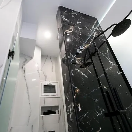 μarble Suite. 40sqm Center. Gas Heating. Private Entrance.secured24h Apartment