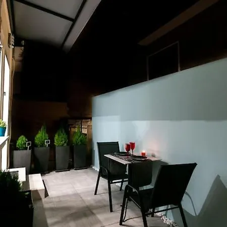 Appartamento μarble Suite. 40sqm Center. Gas Heating. Private Entrance.secured24h Salonicco