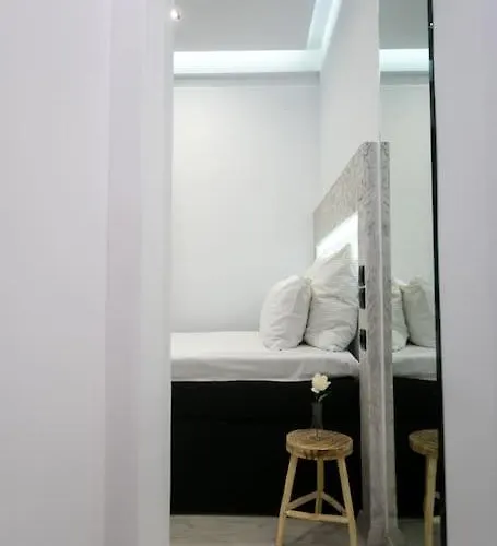μarble Suite. 40sqm Center. Gas Heating. Private Entrance.secured24h Appartement