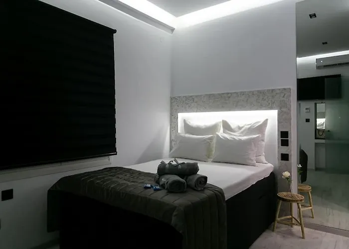 μarble Suite. 40sqm Center. Gas Heating. Private Entrance.secured24h Appartement