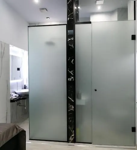 μarble Suite. 40sqm Center. Gas Heating. Private Entrance.secured24h Appartement