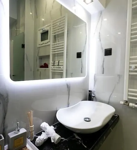 Appartement μarble Suite. 40sqm Center. Gas Heating. Private Entrance.secured24h Thessaloniki