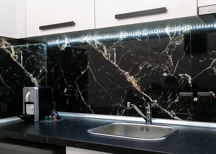 μarble Suite. 40sqm Center. Gas Heating. Private Entrance.secured24h Lejlighed *